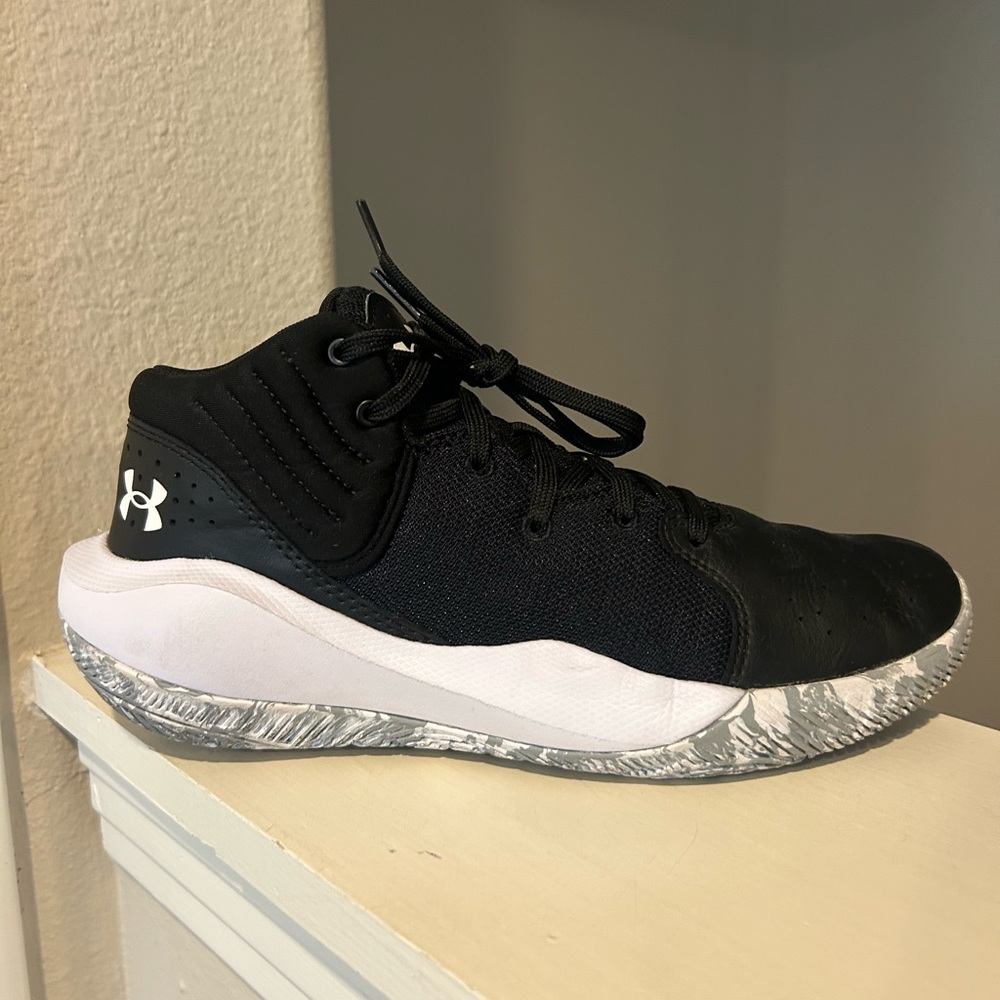 Under Armour Jet '21 Basketball Shoes 3024794-001 Size 6.5 Y Or Women’s Size 8. - Picture 2 of 9